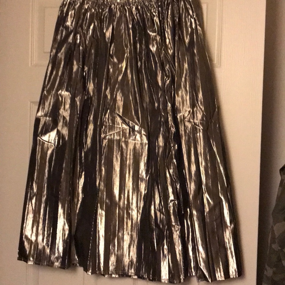 Pleated gap skirt new with tags